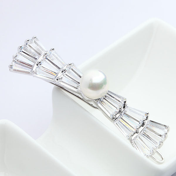 Attractive Rhodium Plated Hair Clip Encrusted with White Pearl And Shiny Zircon Stones For Women And Brides 