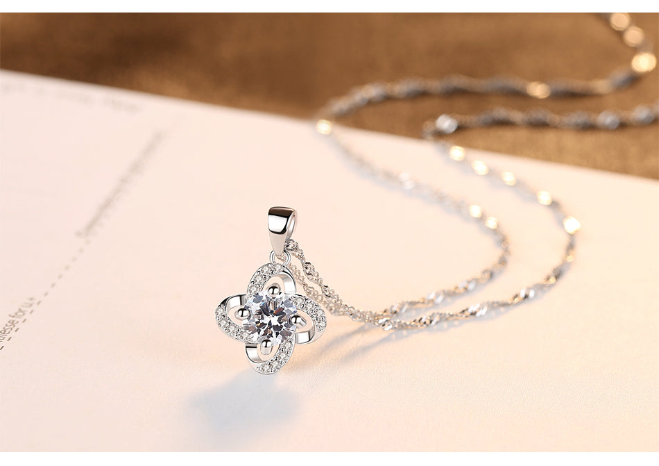 Elegant Flower Shaped 925 Sterling Silver Necklace Encrusted With Shiny Zircon Stones 