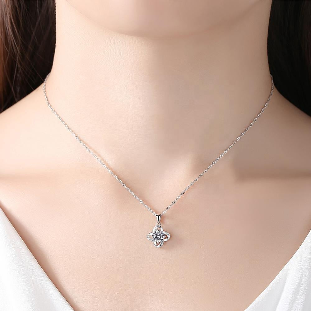 Elegant Flower Shaped 925 Sterling Silver Necklace Encrusted With Shiny Zircon Stones 