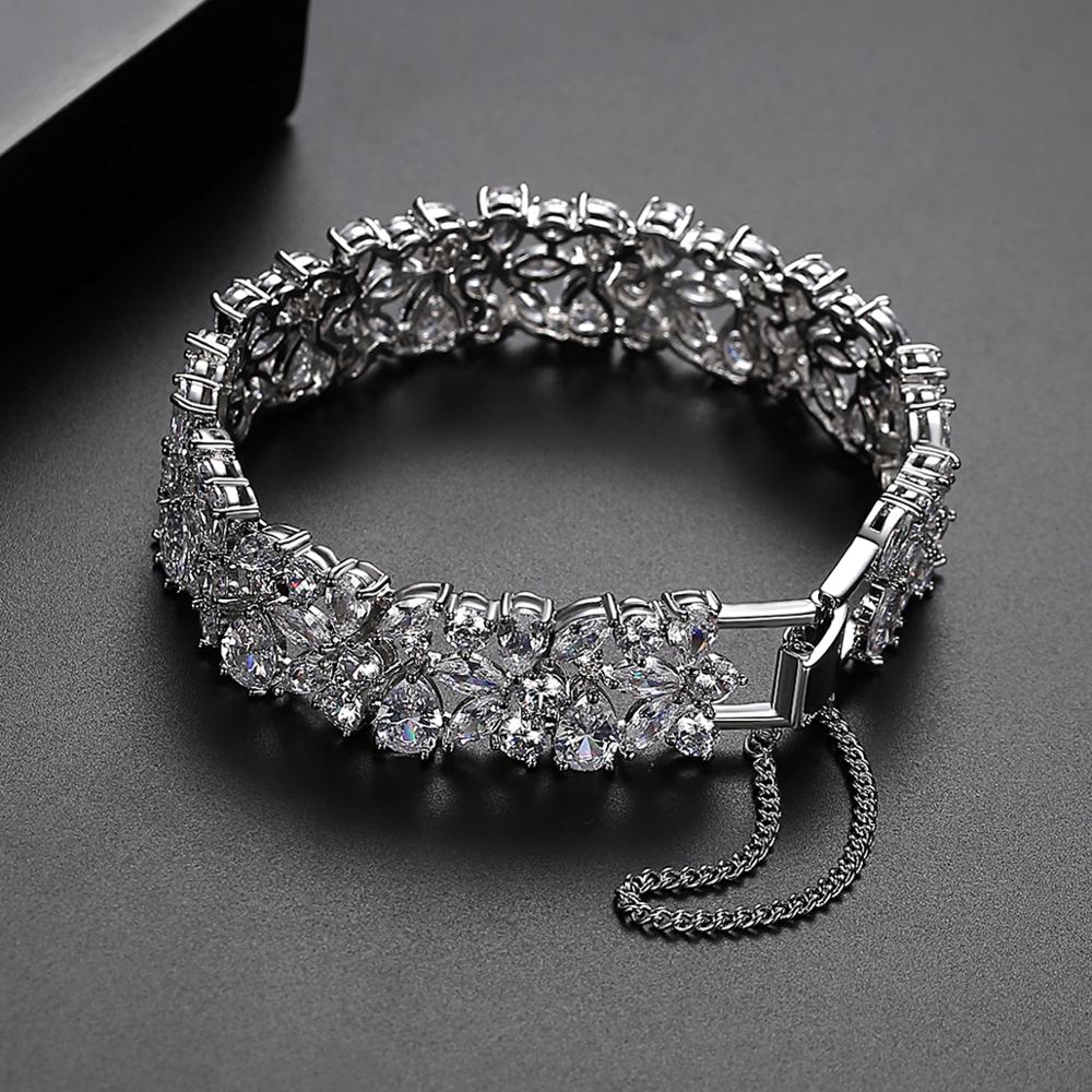 Luxury Rhodium Plated Bracelet Encrusted With Attractive Zircon Stones 