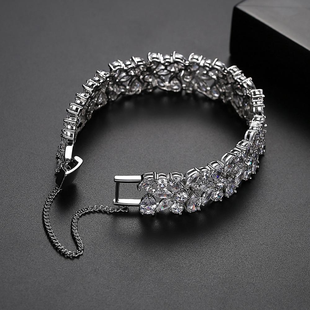 Luxury Rhodium Plated Bracelet Encrusted With Attractive Zircon Stones 