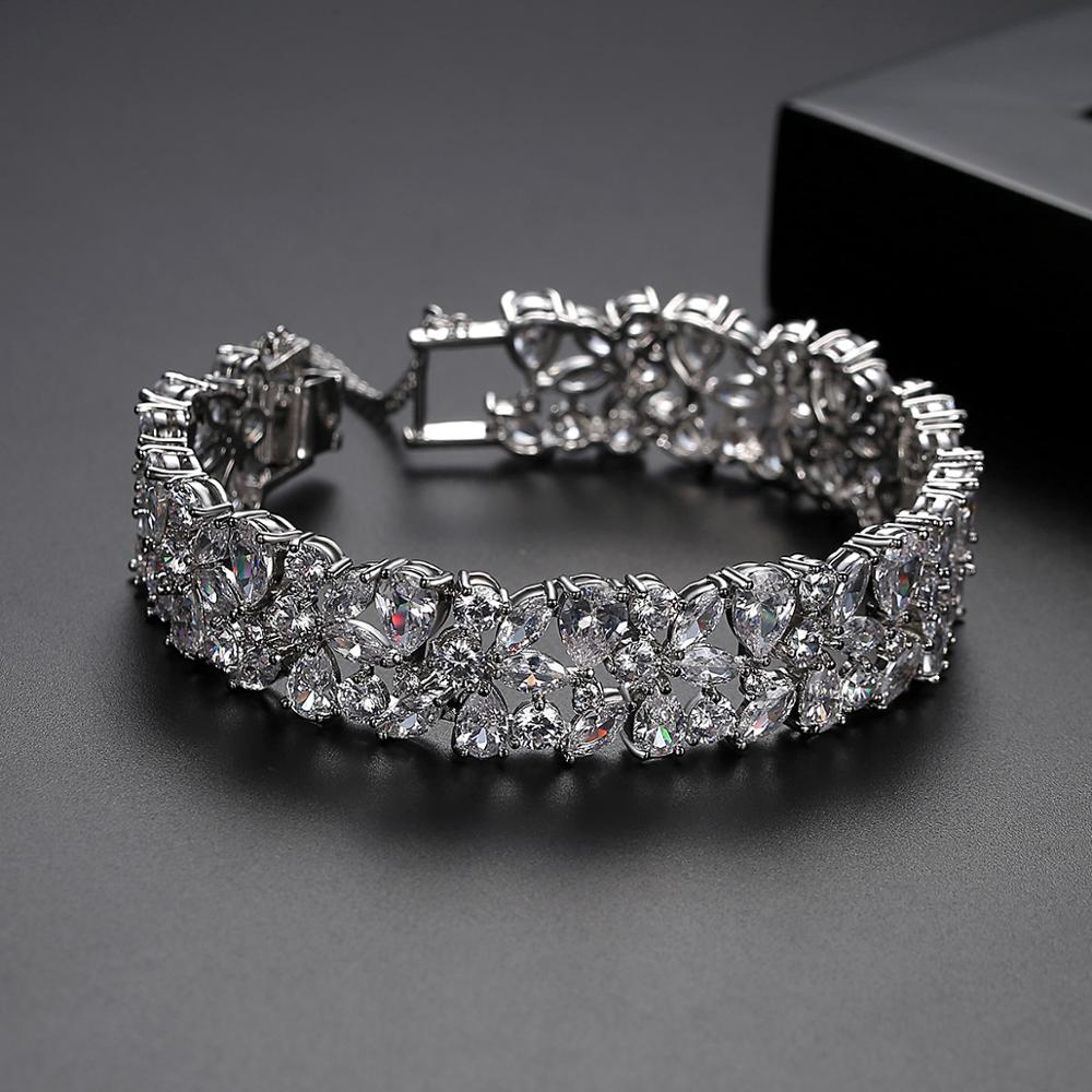 Luxury Rhodium Plated Bracelet Encrusted With Attractive Zircon Stones 