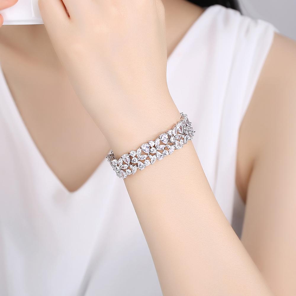 Luxury Rhodium Plated Bracelet Encrusted With Attractive Zircon Stones 