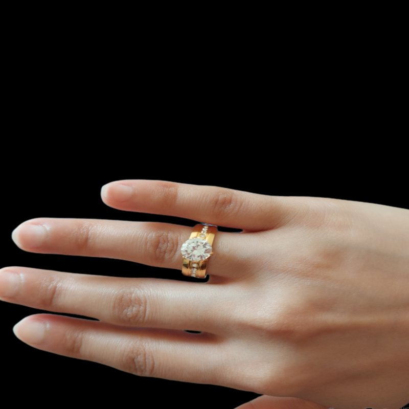 Romantic Gold Plated Ring Encrusted With Shiny Zircon Stones For Brides And Women  