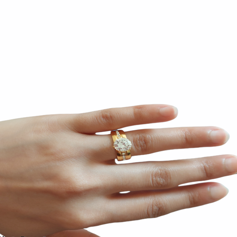 Romantic Gold Plated Ring Encrusted With Shiny Zircon Stones For Brides And Women  