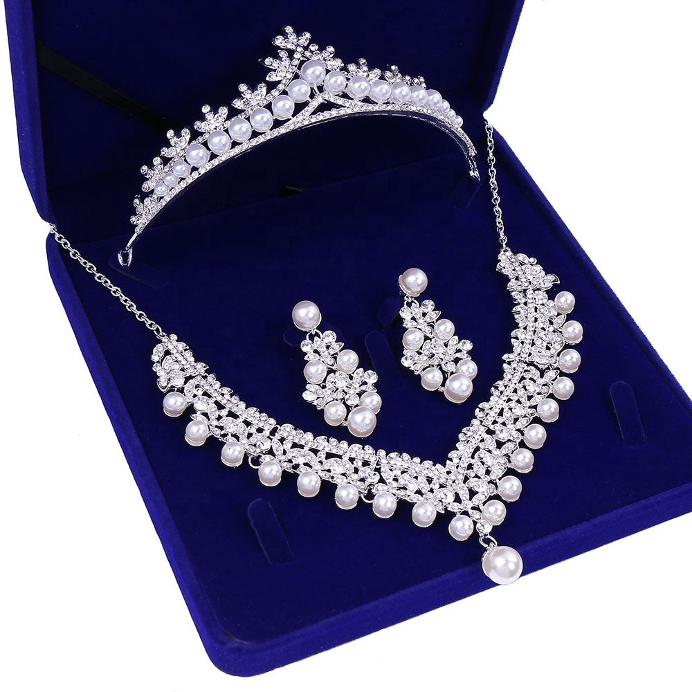 Royal Bride's Set Encrusted With Attractive Rhinestone And White Pearl For Women