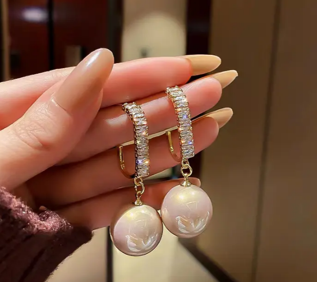 Luxury Ball Shaped Pearl Earrings Encrusted With Rhinestone For Women And Girls