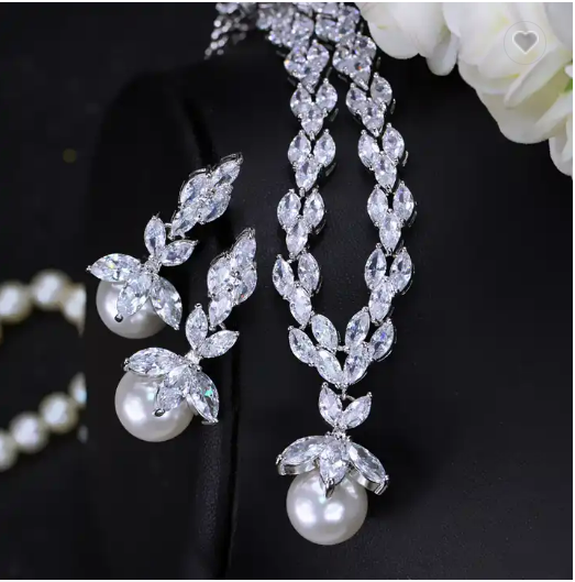 Royal Silver Plated Jewelry Set Encrusted With Attractive Zircon Stones And Pearl For Women, Brides, And Princesses