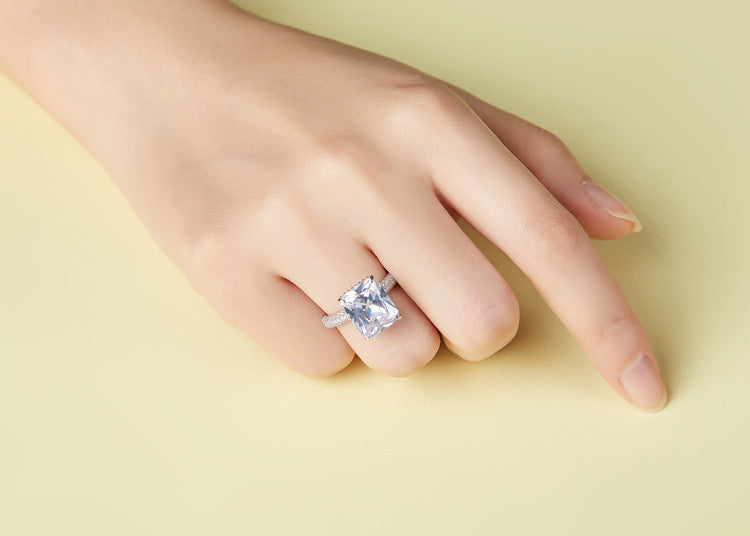 Trendy 925 Sterling Silver Ring Encrusted With Big Zircon Stone For Women, Brides, And Girls
