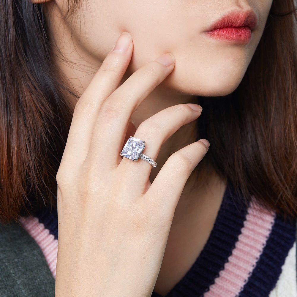 Trendy 925 Sterling Silver Ring Encrusted With Big Zircon Stone For Women, Brides, And Girls